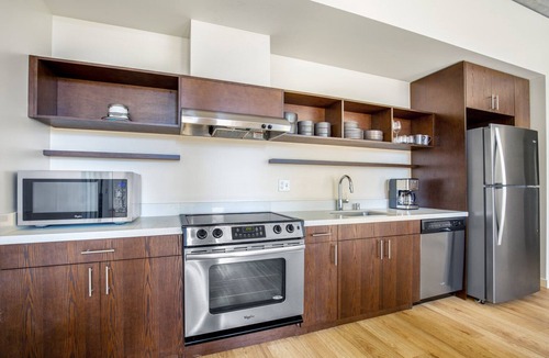 Northwest Bellevue Apartment | Deluxe Downtown Bellevue 1BR w/Lounge, Gyms, near shops, by Blueground