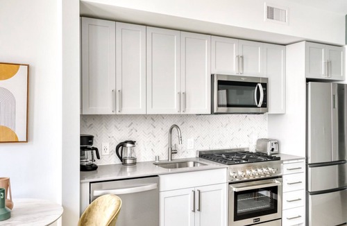 Downtown Seattle Apartment | Deluxe First Hill Studio w/Gym & Coworking, by Blueground