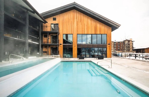 Teton Village Hotel | Deluxe Powder Hound Loft | King + Sofa Sleeper at Gravity Haus, 3 Units