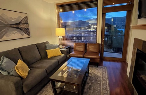 Chelan Condo | Deluxe View 2 Bedroom Chelan View Condo w/Extra Parking