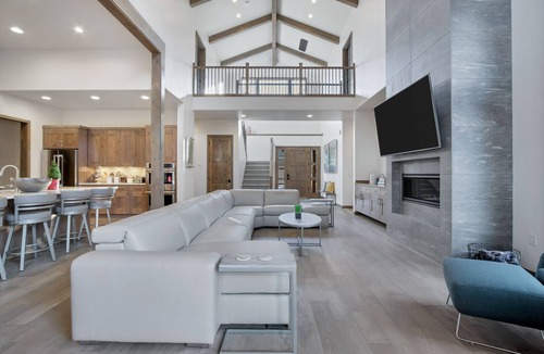 Bend House | Deschutes Executive Retreat - 6BR Luxury Rental