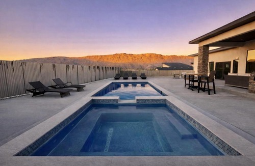 Moab South Valley House | Desert Horizon Retreat 4 Bedroom Luxury Villa - Pool, Hot Tub & Panoramic Views