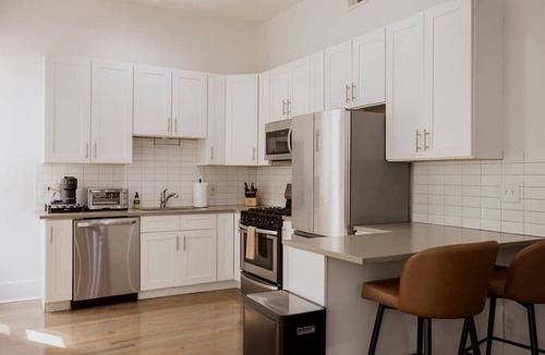 Rush and Division Apartment | Designer Combo Loft 2E & 2W|Gold Coast/River North
