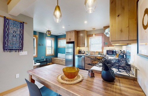 Central Tacoma Apartment | Designer Cottage | Accessible Kitchen & Bathroom | 5 Minutes to Downtown