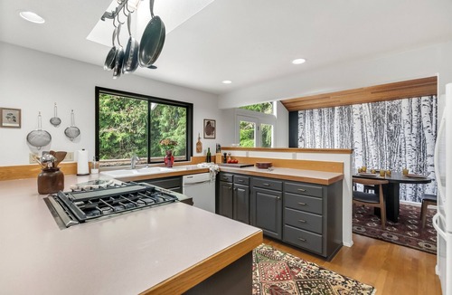 Bainbridge Island House | Designer Forest Retreat with Fireplaces & Deck