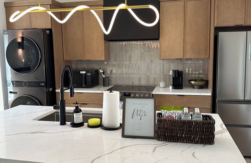 Bridgeport Apartment | Designer Retreat 2BR w Cowboy Pool, Fire Pit & Free Parking