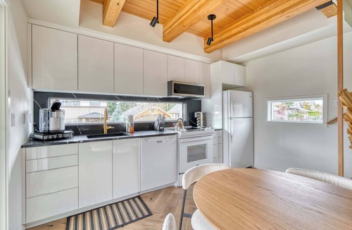 Alberta Arts District House | Designer Townhome in Alberta Arts + In-Law Suite