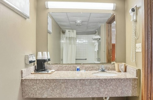 Devils Lake Hotel | Devils Lake Inn By OYO Near Devils Lake Regional Airport