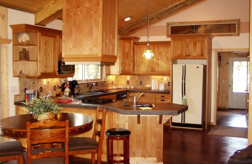 La Pine Cabin | DiamondStone Guest Lodges