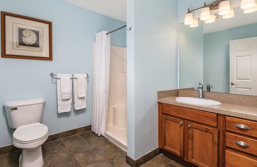 Ocean Shores Resort | Dig your toes in the sand and throw yourself into the wind!