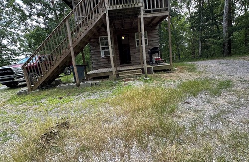 Ashley Oaks Cabin | Direct Windrock trail access Breathtaking views right from your bedroom sleeps 4