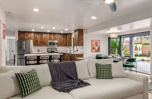 Cavalier Estates House | Disco Jungle with Fire Pit+Poolside TV+Yard Games