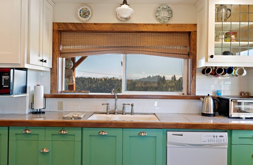 Ashton House | *DISCOUNTED RATES* KABINO: Lindas Perch On Bank of Henrys Fork Mtn Views Fishing 6+ acres WIFI