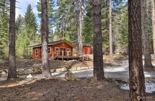 Leavenworth Cabin | Discover Adventure: Tiny Cabin Nestled in the Enchanting North Cascades