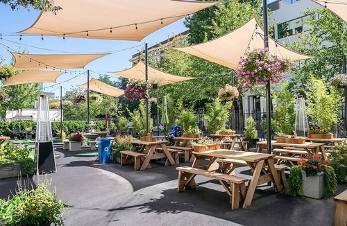 Goose Hollow Hotel | Discover Portland's Culture and Cuisine from a Vintage Hotel, Pet Friendly!
