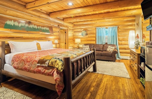 Bonners Ferry Hotel | Dodge Peak Lodge