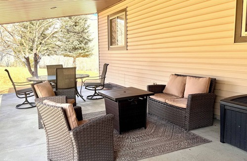 Custer County House | Dog friendly 3-bedroom house in beautiful Challis for your mountain getaway!