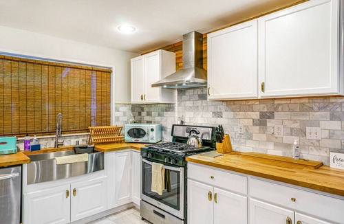 West Hills House | Dog-friendly bayfront home w/free WiFi, private washer/dryer, waterfont deck