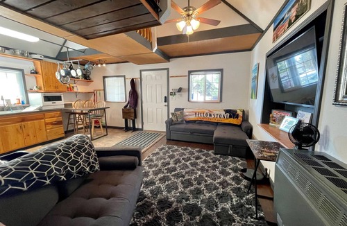 Island Park Cottage | Dog Friendly Cabin Near Yellowstone + River Walk