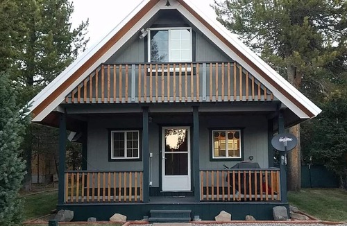 Island Park Cottage | Dog Friendly Cabin Near Yellowstone + River Walk