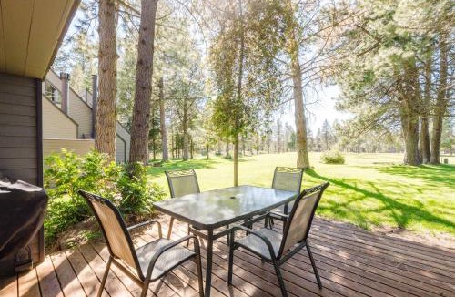 Overlook Park House | Dog-friendly condo with 6 SHARC passes & great golf course views