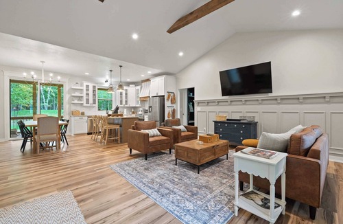Egg Harbor House | Dog-Friendly Egg Harbor Rental with Grill Pavilion