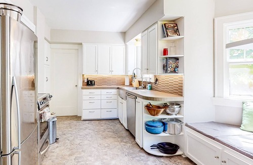 Hosford-Abernethy House | Dog-friendly home in prime SE Portland location - walk to Division/Hawthorne
