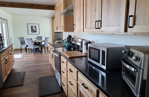 Corvallis House | Dog-friendly home on 2 acres with mtn. views, close to town; all new inside