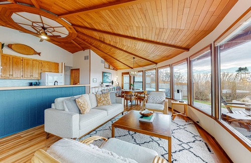 Coupeville House | Dog-friendly home with private hot tub, amazing ocean view, and fire pit