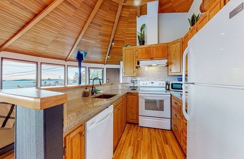 Coupeville House | Dog-friendly home with private hot tub, amazing ocean view, and fire pit