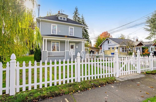 South End House | Dog-friendly home with fast WiFi, washer/dryer, and wood fireplace