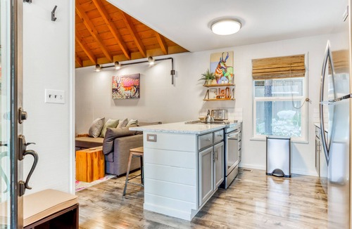 Sunriver House | Dog-friendly home with private hot tub, fast WiFi, gas fireplace & SHARC passes