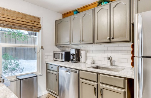 Sunriver House | Dog-friendly home with private hot tub, fast WiFi, gas fireplace & SHARC passes