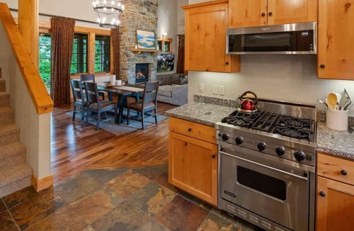 Dover Bay House | Dog Friendly Luxe Family Home | Marina, Trails