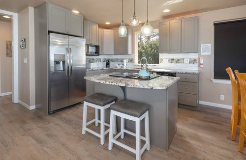 Beverly Beach House | Dog-Friendly Newport Ocean View Bluff Retreat w/Rec Room, Walk to Beach!