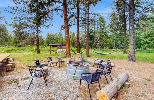 Northport Cabin | Dog-friendly secluded cabin with outdoor dining, grill, hammock, games, & W/D