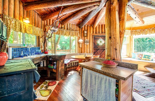 Sequim Cabin | Dog-friendly, solar-powered cabin on 5 acres with woodstove, firepit & deck