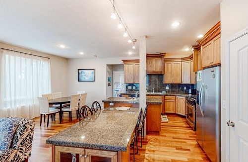Agate Beach House | Dog-friendly sound-front cottage with fireplace, deck, lawn, beach access, & W/D