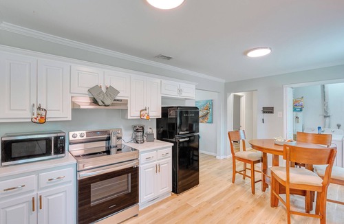 Mobile House | Dog River Waterfront Retreat w/Dock, Boat Lift & Gulf Access