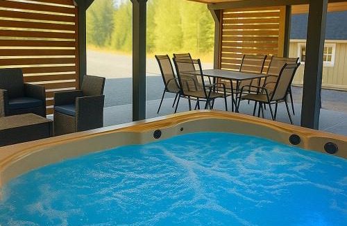 Eatonville House | Dome Home Hot Tub! 22 Mi To Mt Rainier!