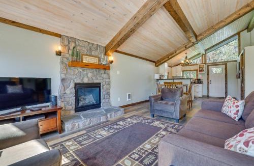 Donnelly House | Donnelly Cabin w/Fire Pit: 5 Mi to Boat & Ski!