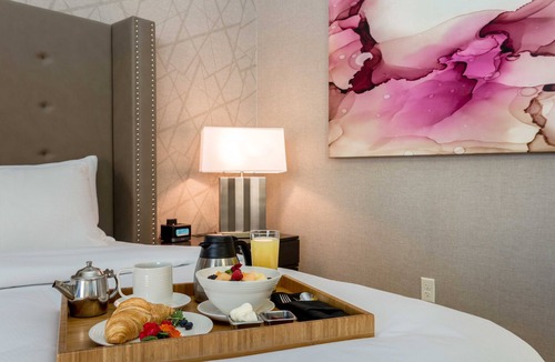 Evansville Hotel | DoubleTree by Hilton Evansville