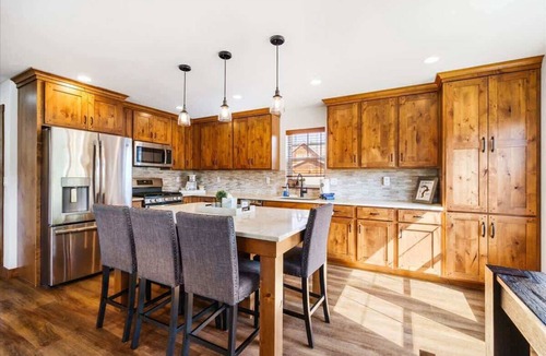 Dover Bay House | Dover Bay Retreat | Near Lake | Sleeps 10