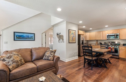Dover Bay House | Dover Dreamin' - 3 Bedroom 3 Bath Parkside Bungalow