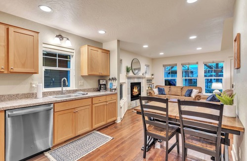Dover Bay House | Dover Dreamin’ – Lake Life starts here! 3BD, 3BA Retreat, Steps from the Water
