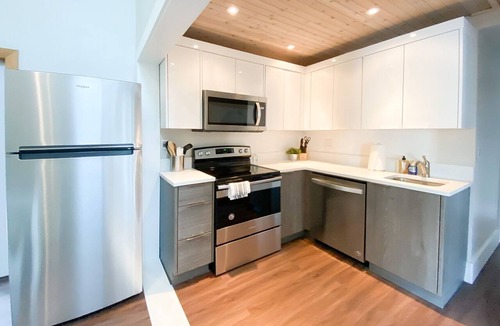Arnada Apartment | Downtown 1-Bedroom Guest Suite