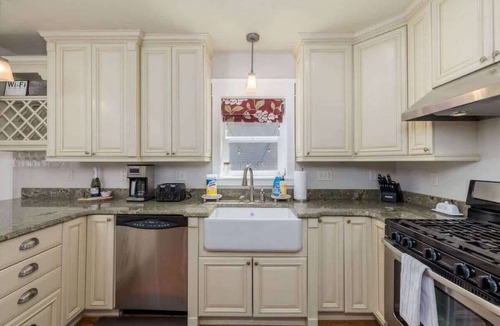 Fort Grounds Apartment | Downtown CDA House with Fire Pit and BBQ