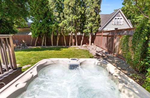Coeur d'Alene House | Downtown CDA Retreat – Hot Tub, Deck, & Walk to Lake!