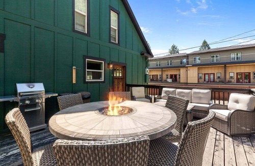 Coeur d'Alene House | Downtown CDA Retreat – Hot Tub, Deck, & Walk to Lake!