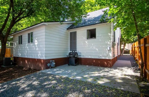 Garden District House | Downtown CDA Retreat – Walk to Lake, Shops+ Dining